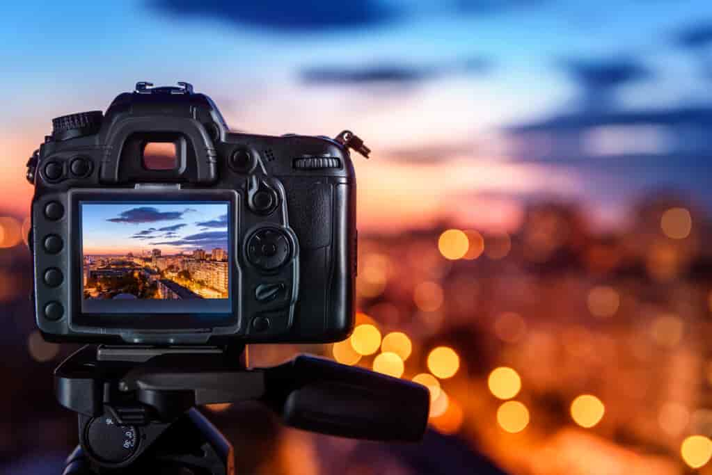 DSLR vs Webcam - Which is better for streaming? – InEvent Blog